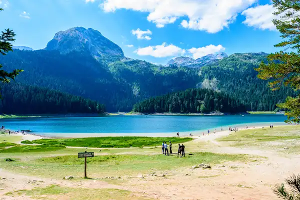 黑山黑湖