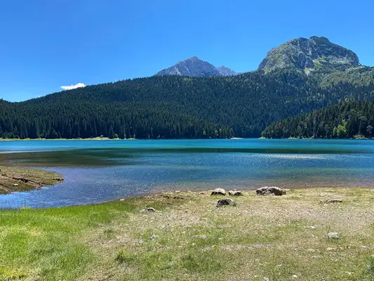 黑山黑湖